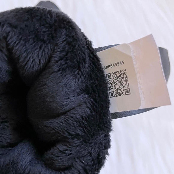 The North Face Women’s Shelbe Raschel Etip Gloves - Picture 5 of 6